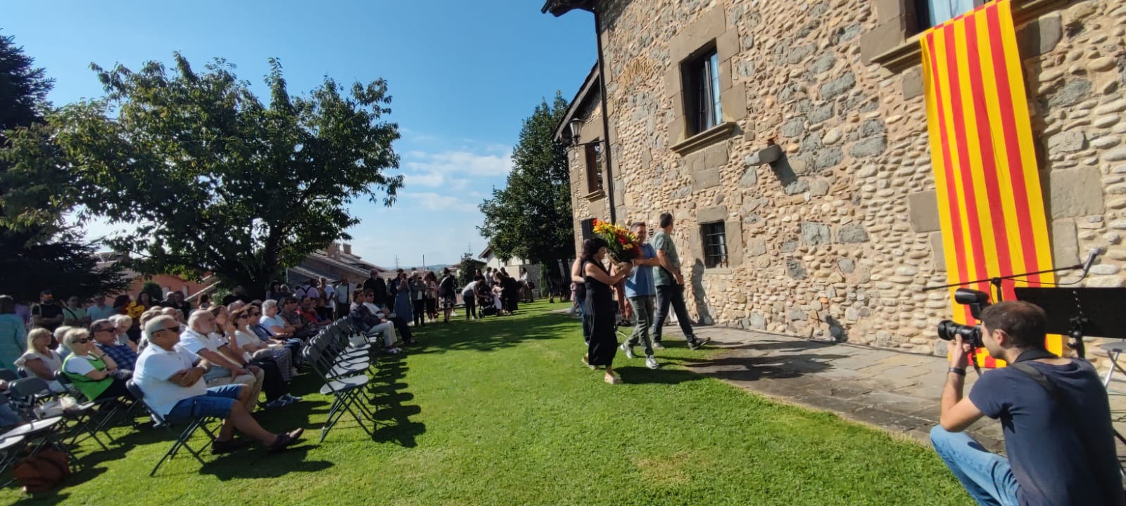 Ofrena floral a Bac de Roda. 11 de Setembre de 2024