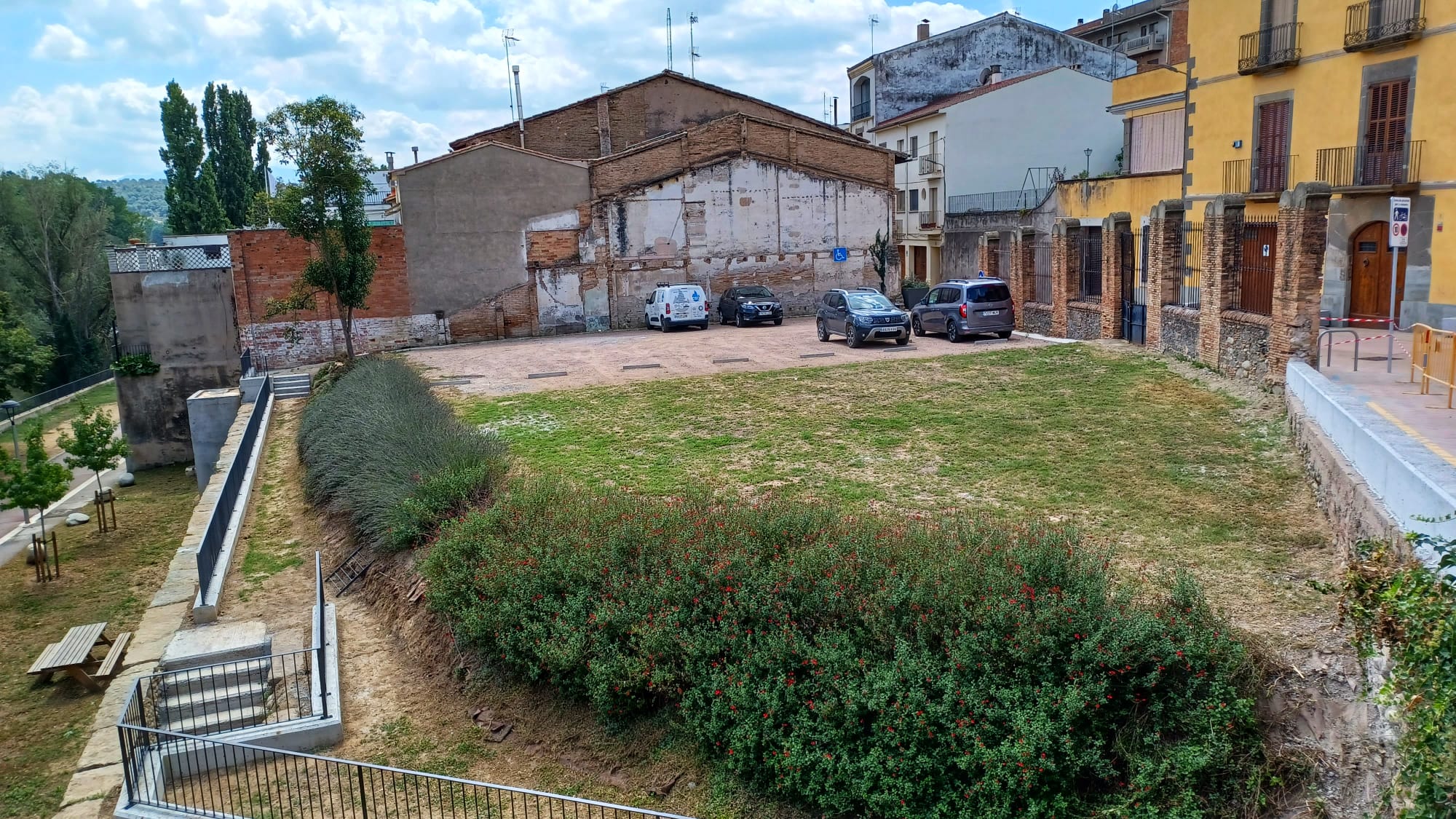 Nova obertura de l'aparcament de davant la Capella Verge del Sòl del Pont