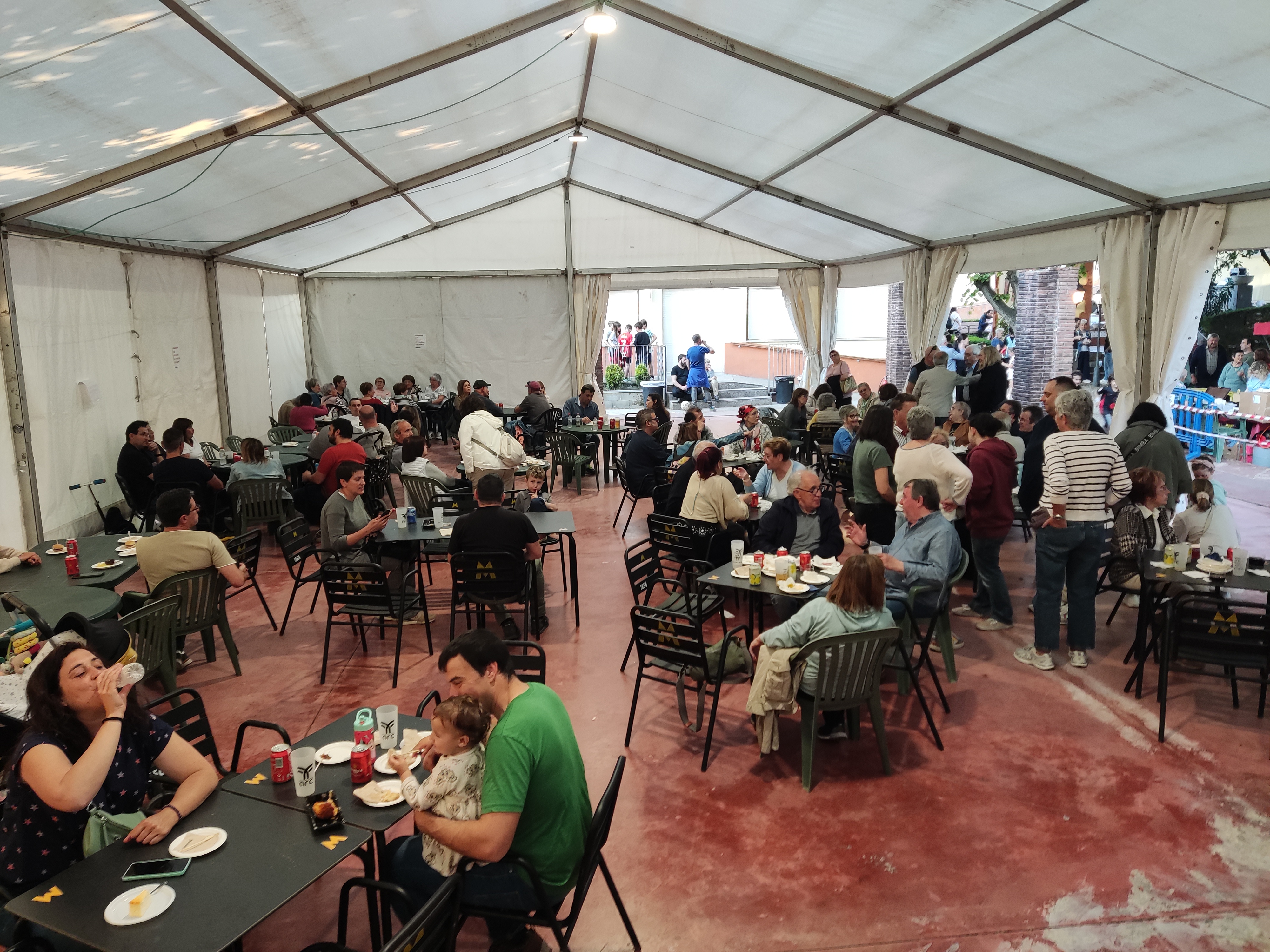 En funcionament la nova carpa provisional de Can Planoles i actuacions d'adequació en el bar que reobrirà el 6 de juny