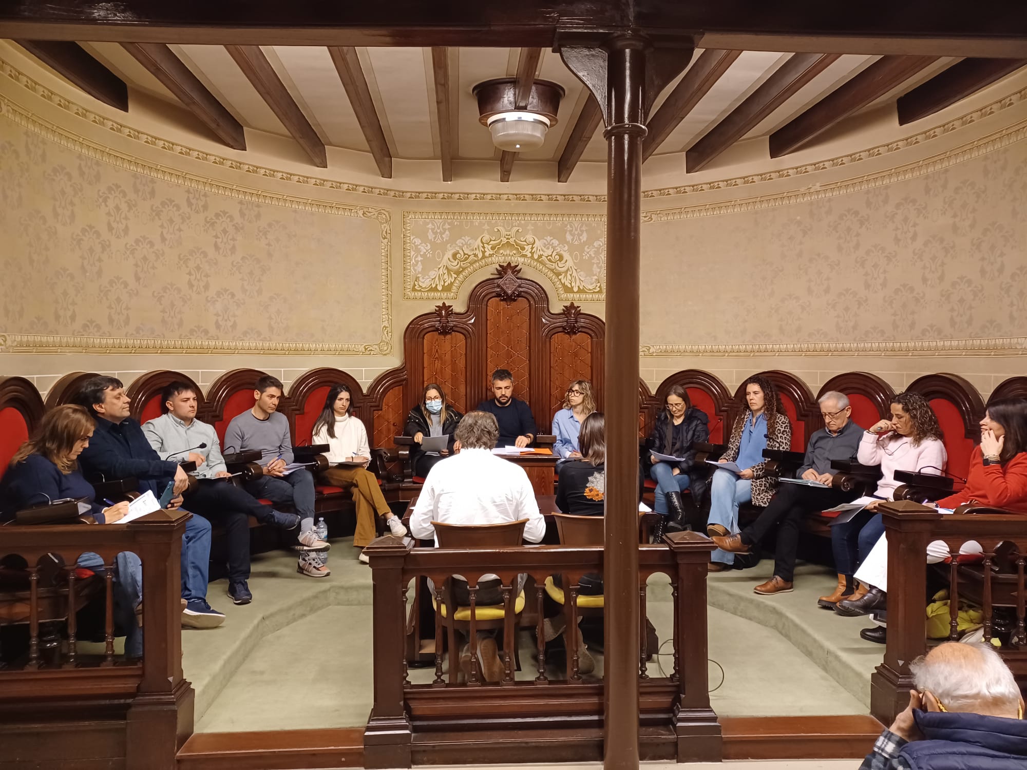 Roda de Ter aprova un conveni amb Tr&agrave;nsit perqu&egrave; els vigilants municipals disposin d'eines per fer controls de velocitat o alcohol&egrave;mia 