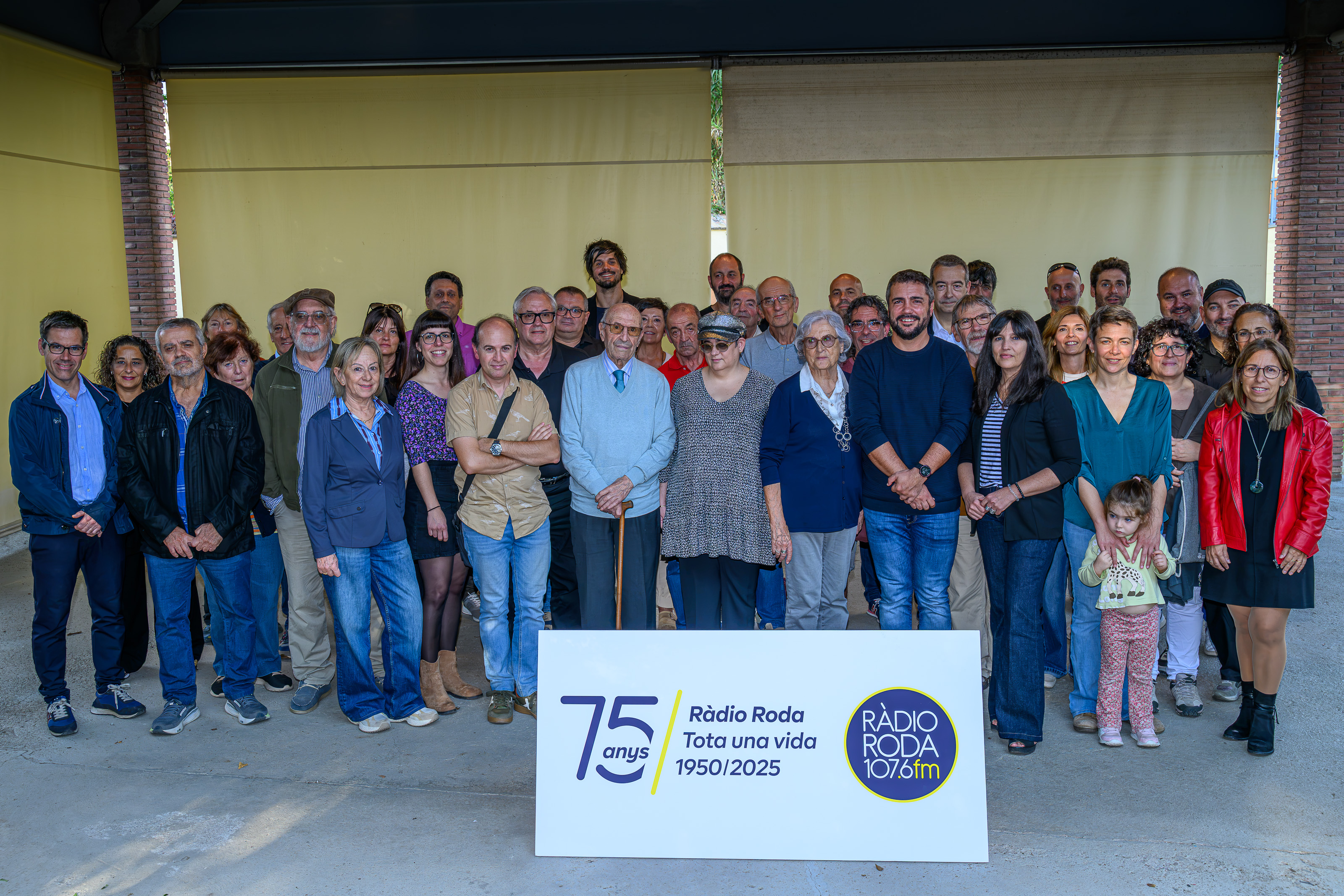 Ràdio Roda celebra els 75 anys amb una festa que reuneix més de 70 persones
