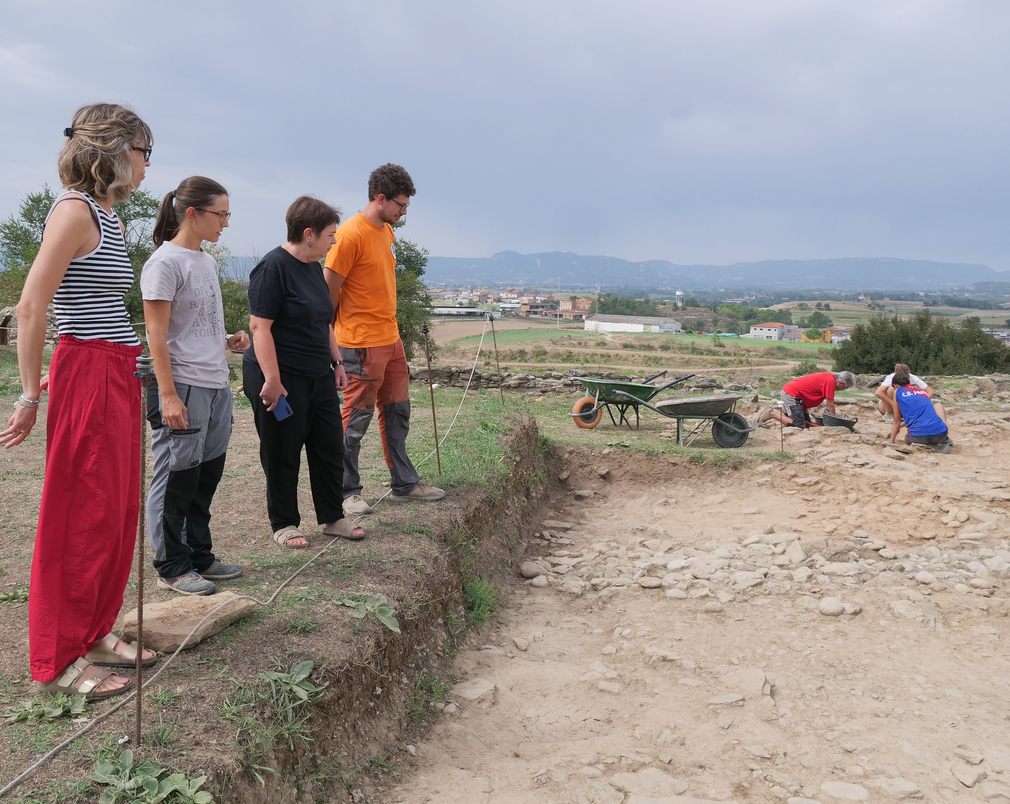 Roda de Ter tanca la 50a campanya d'excavacions a l'Esquerda per on han passat més de 500 arqueòlegs